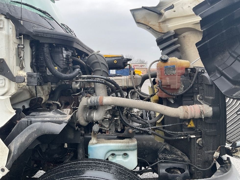 Day Cab Tractor-Heavy Duty Tractors-International-2019-LT625-Earth City-MO-353,780\n\t\tmiles-$ 26,250 - Image 15