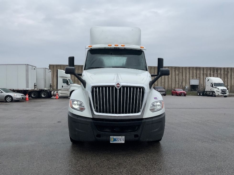 Day Cab Tractor-Heavy Duty Tractors-International-2019-LT625-Earth City-MO-353,780\n\t\tmiles-$ 26,250 - Image 2