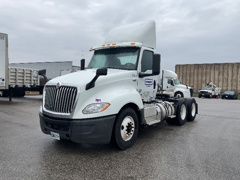 Day Cab Tractor-Heavy Duty Tractors-International-2019-LT625-Earth City-MO-353,780\n\t\tmiles-$ 26,250 - Image 3