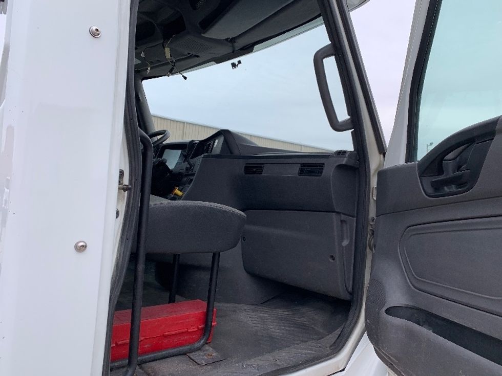 Day Cab Tractor-Heavy Duty Tractors-International-2019-LT625-Earth City-MO-389,081\n\t\tmiles-$ 28,000 - Image 12