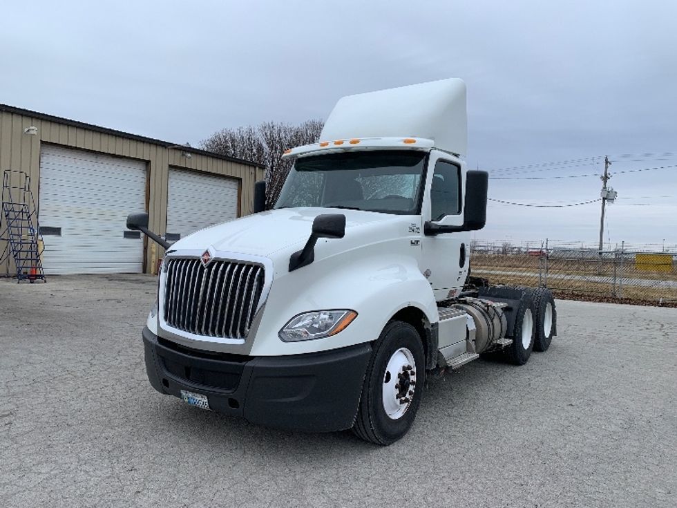 2019 International LT625 LT photo 3