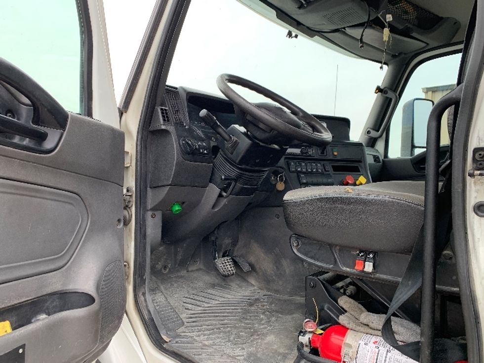 Day Cab Tractor-Heavy Duty Tractors-International-2019-LT625-Earth City-MO-389,081\n\t\tmiles-$ 28,000 - Image 9