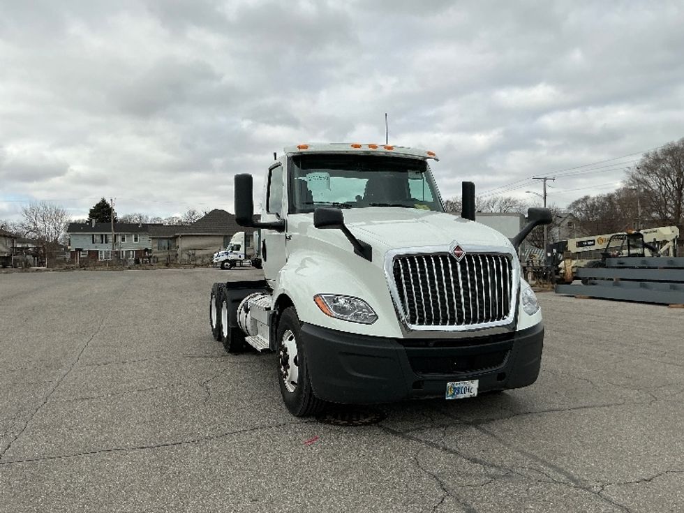 Day Cab Tractor-Heavy Duty Tractors-International-2019-LT625-East Chicago-IN-209,294\n\t\tmiles-$ 34,500 - Image 1
