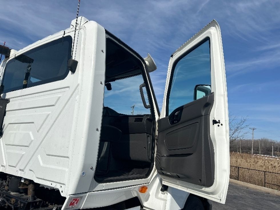 Day Cab Tractor-Heavy Duty Tractors-International-2019-LT625-East Chicago-IN-276,934\n\t\tmiles-$ 30,000 - Image 12