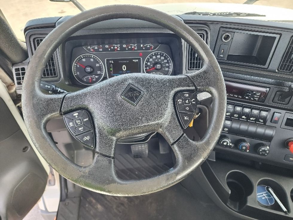 Day Cab Tractor-Heavy Duty Tractors-International-2019-LT625-East Chicago-IN-299,531\n\t\tmiles-$ 29,000 - Image 11