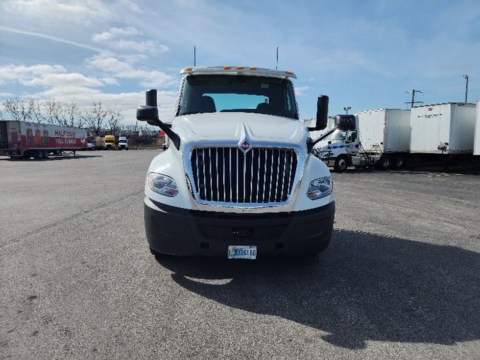 Day Cab Tractor-Heavy Duty Tractors-International-2019-LT625-East Chicago-IN-299,531\n\t\tmiles-$ 29,000 - Image 2