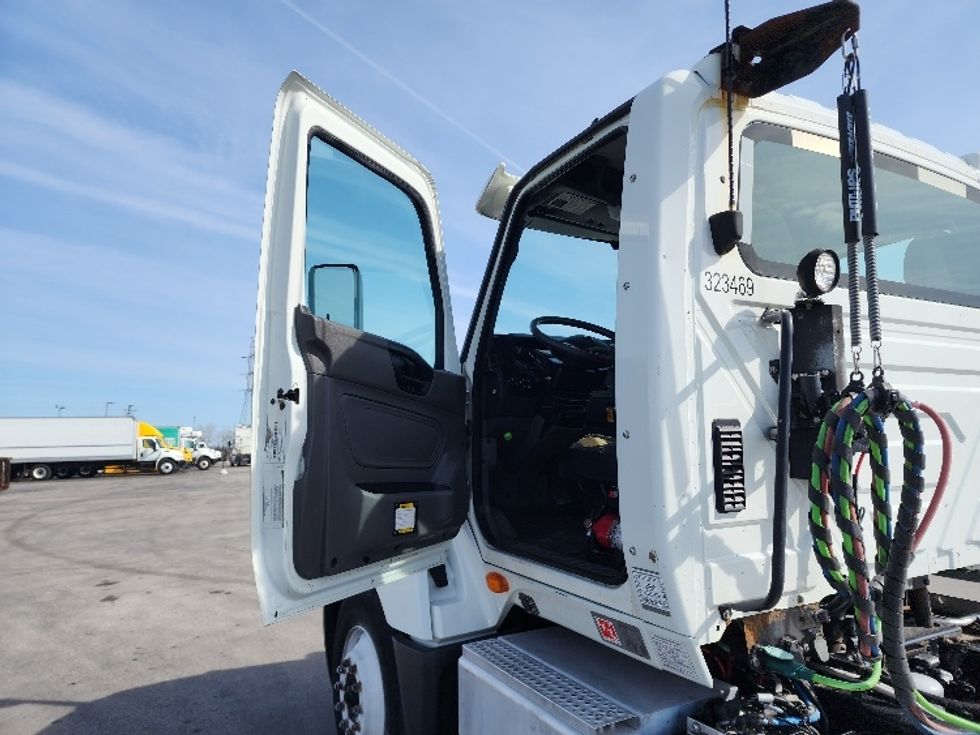 Day Cab Tractor-Heavy Duty Tractors-International-2019-LT625-East Chicago-IN-299,531\n\t\tmiles-$ 29,000 - Image 9