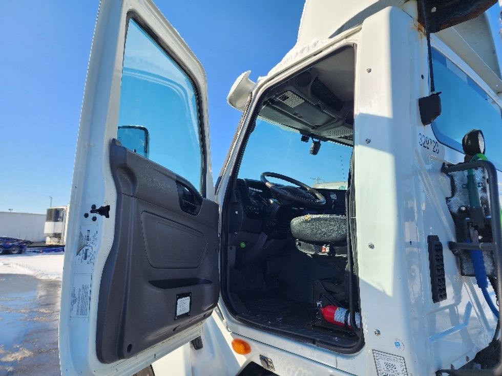 Day Cab Tractor-Heavy Duty Tractors-International-2019-LT625-East Chicago-IN-302,806\n\t\tmiles-$ 29,000 - Image 9