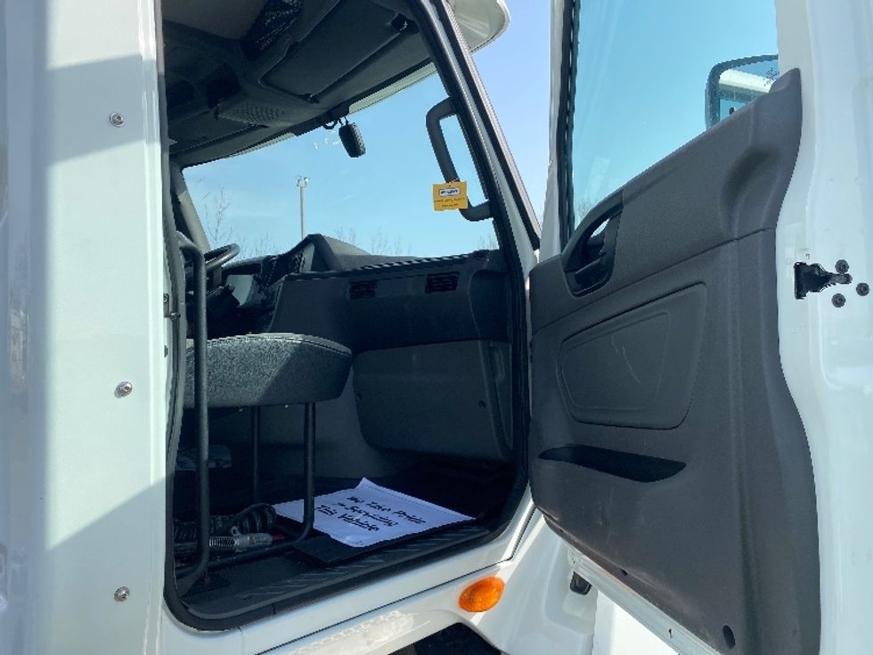 Day Cab Tractor-Heavy Duty Tractors-International-2019-LT625-East Chicago-IN-345,125\n\t\tmiles-$ 26,750 - Image 12