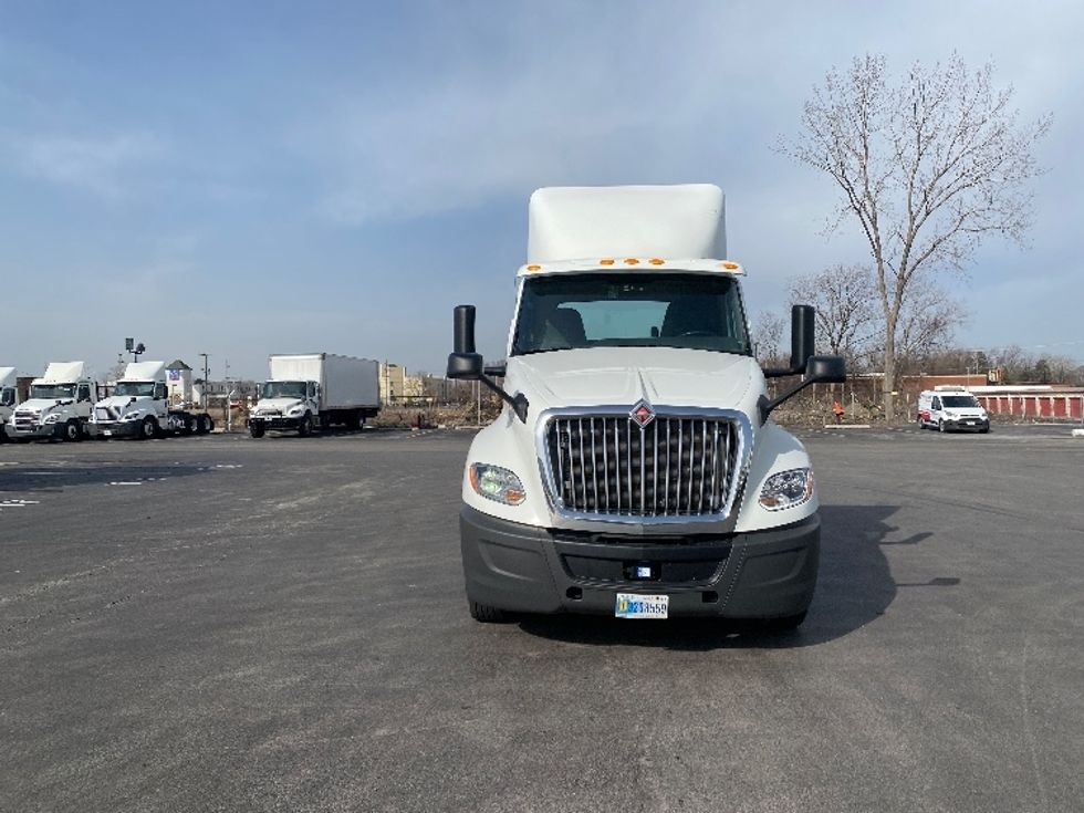 Day Cab Tractor-Heavy Duty Tractors-International-2019-LT625-East Chicago-IN-345,125\n\t\tmiles-$ 26,750 - Image 2