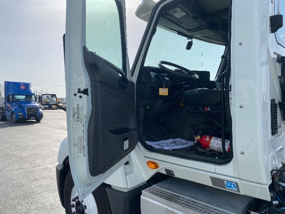 Day Cab Tractor-Heavy Duty Tractors-International-2019-LT625-East Chicago-IN-345,125\n\t\tmiles-$ 26,750 - Image 9