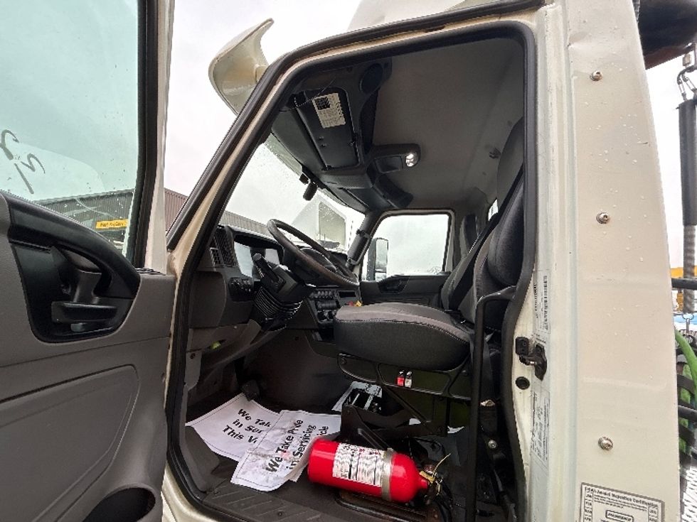 Day Cab Tractor-Heavy Duty Tractors-International-2019-LT625-East Chicago-IN-347,732\n\t\tmiles-$ 26,750 - Image 9