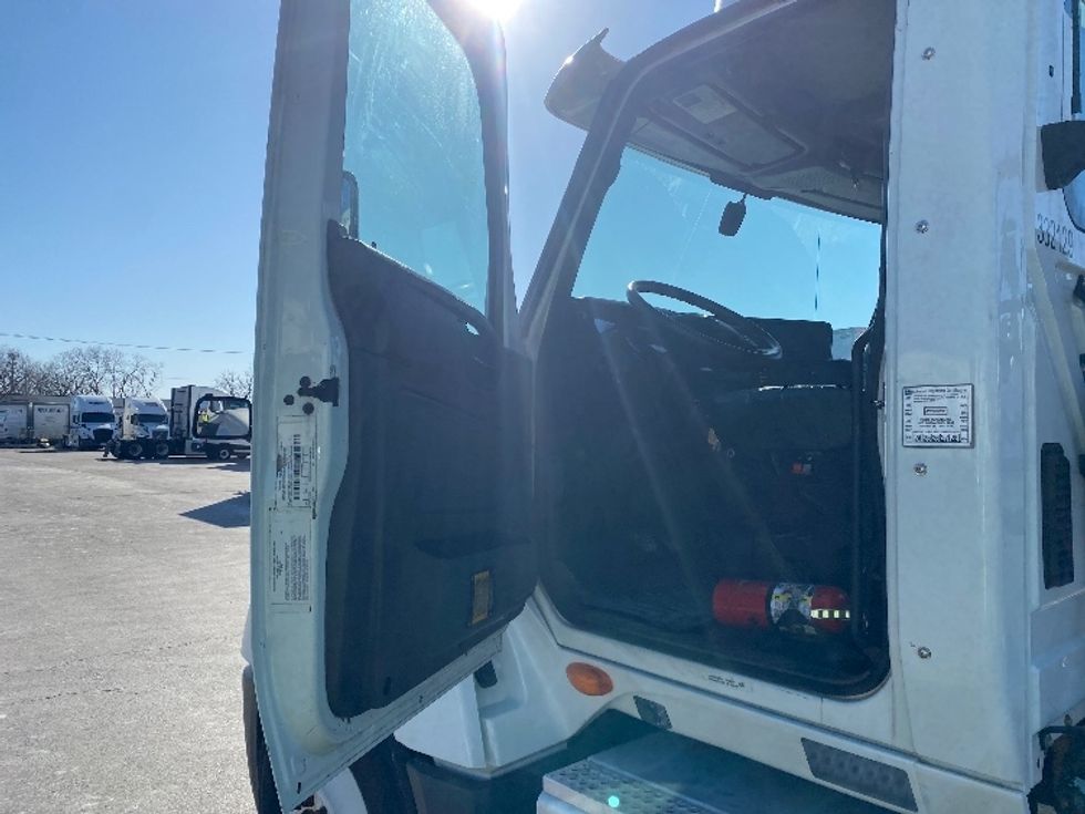 Day Cab Tractor-Heavy Duty Tractors-International-2019-LT625-East Chicago-IN-395,785\n\t\tmiles-$ 25,000 - Image 9