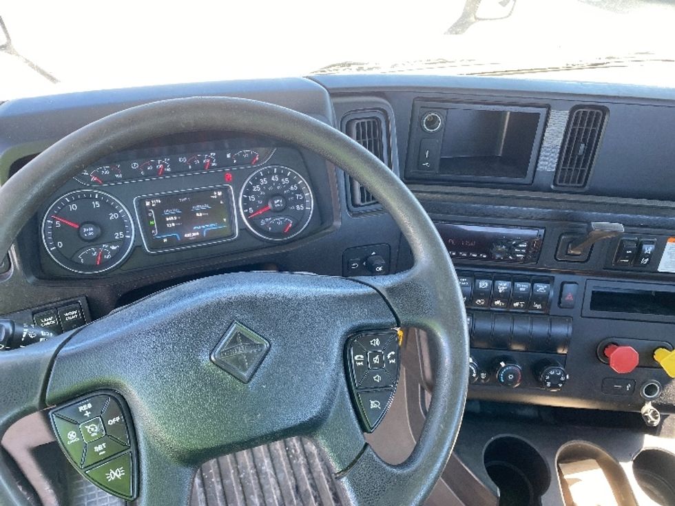 Day Cab Tractor-Heavy Duty Tractors-International-2019-LT625-East Chicago-IN-430,599\n\t\tmiles-$ 23,500 - Image 11