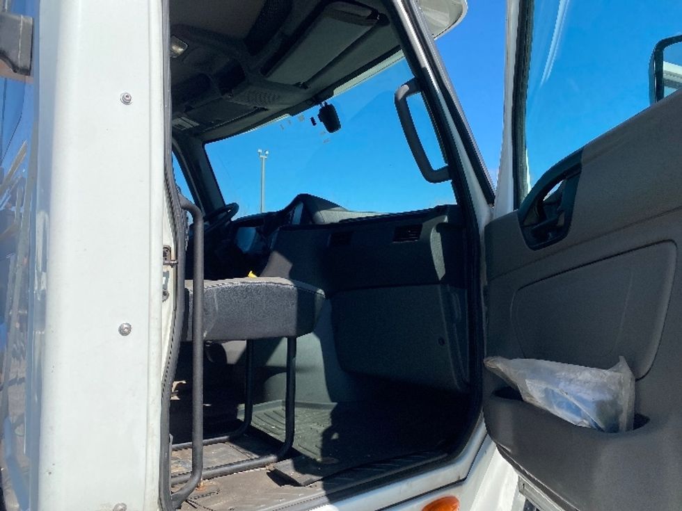 Day Cab Tractor-Heavy Duty Tractors-International-2019-LT625-East Chicago-IN-430,599\n\t\tmiles-$ 23,500 - Image 12