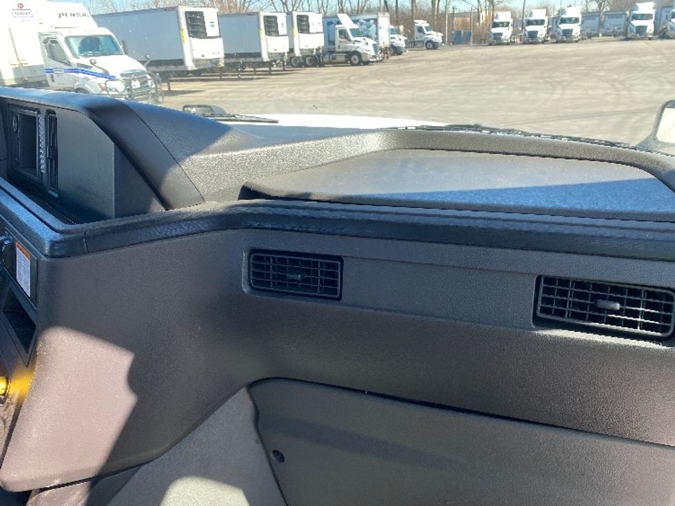 Day Cab Tractor-Heavy Duty Tractors-International-2019-LT625-East Chicago-IN-430,599\n\t\tmiles-$ 23,500 - Image 13