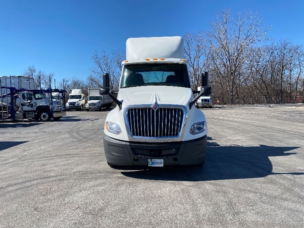 Day Cab Tractor-Heavy Duty Tractors-International-2019-LT625-East Chicago-IN-430,599\n\t\tmiles-$ 23,500 - Image 2