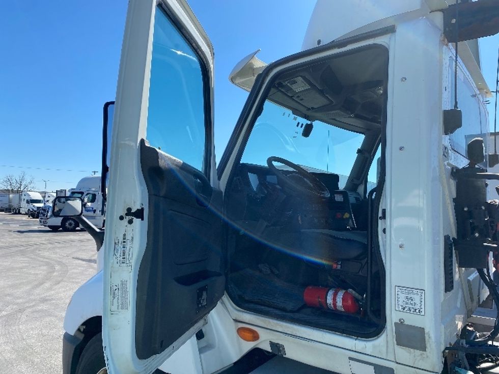 Day Cab Tractor-Heavy Duty Tractors-International-2019-LT625-East Chicago-IN-430,599\n\t\tmiles-$ 23,500 - Image 9