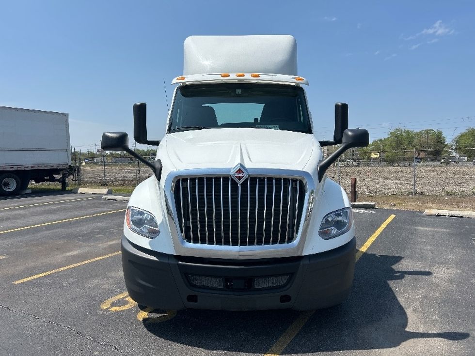 Day Cab Tractor-Heavy Duty Tractors-International-2019-LT625-East Chicago-IN-533,158\n\t\tmiles-$ 22,750 - Image 2