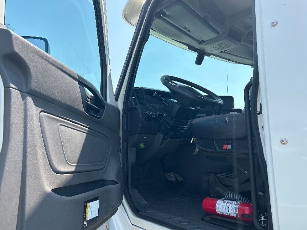 Day Cab Tractor-Heavy Duty Tractors-International-2019-LT625-East Chicago-IN-533,158\n\t\tmiles-$ 22,750 - Image 9