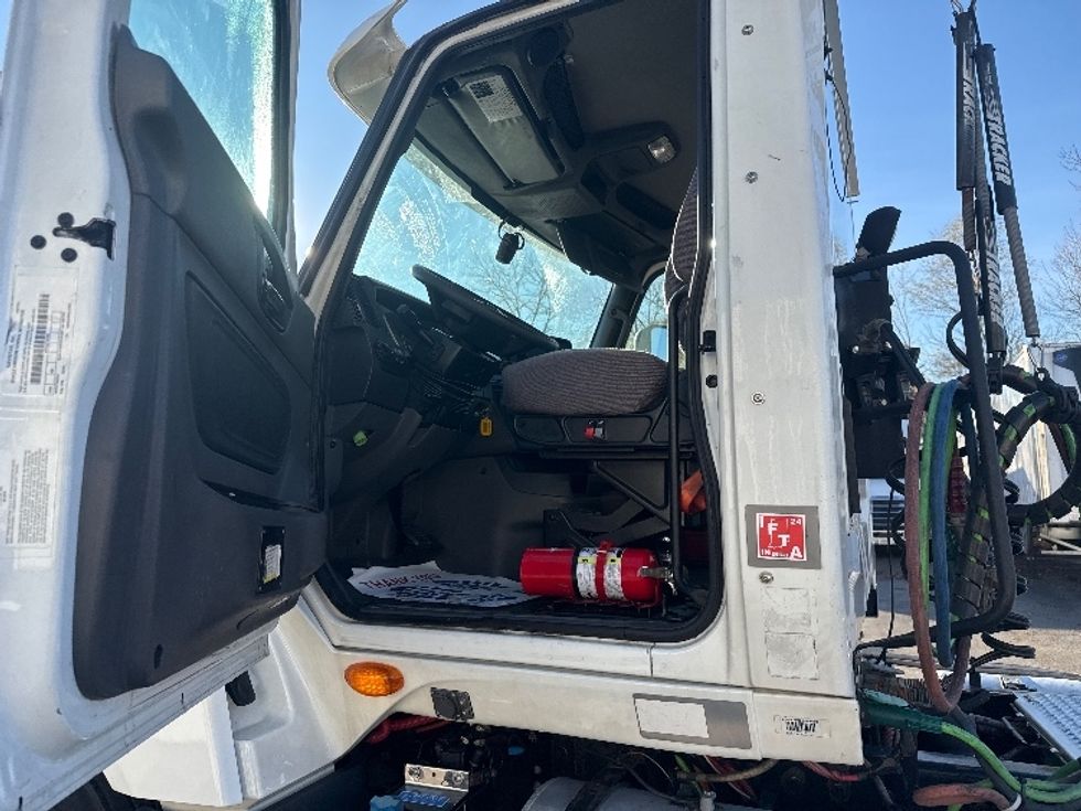 Day Cab Tractor-Heavy Duty Tractors-International-2019-LT625-East Chicago-IN-565,919\n\t\tmiles-$ 28,250 - Image 9