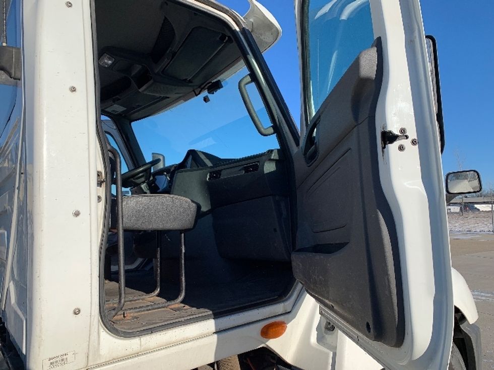 Day Cab Tractor-Heavy Duty Tractors-International-2019-LT625-East Liberty-OH-317,126\n\t\tmiles-$ 25,500 - Image 12