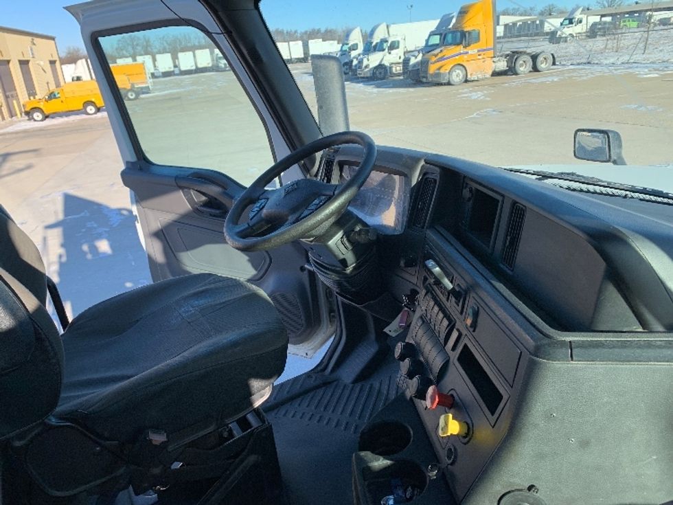Day Cab Tractor-Heavy Duty Tractors-International-2019-LT625-East Liberty-OH-317,126\n\t\tmiles-$ 25,500 - Image 14