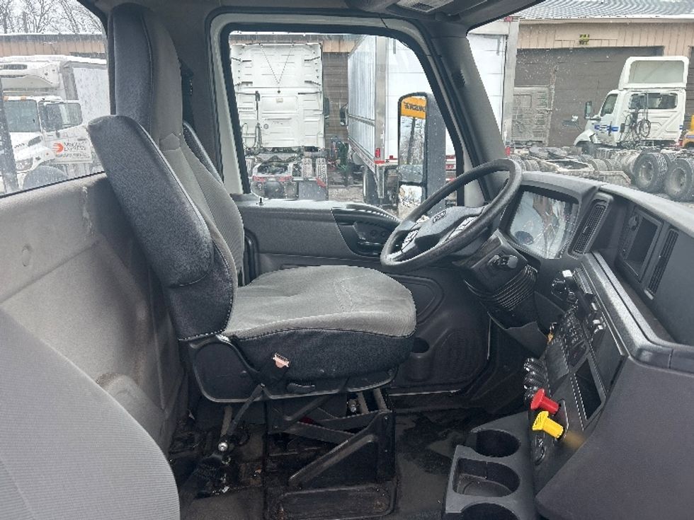 Day Cab Tractor-Heavy Duty Tractors-International-2019-LT625-Edison-NJ-121,945\n\t\tmiles-$ 26,000 - Image 14