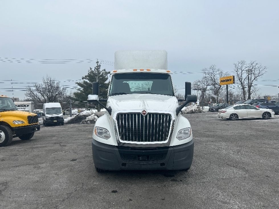 Day Cab Tractor-Heavy Duty Tractors-International-2019-LT625-Edison-NJ-121,945\n\t\tmiles-$ 26,000 - Image 2