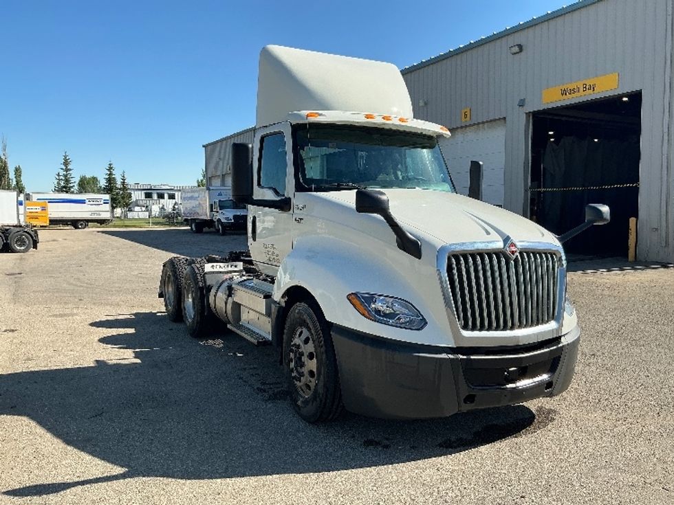 Day Cab Tractor-Heavy Duty Tractors-International-2019-LT625-Edmonton-AB-293,194\n\t\tkm-$ 68,250 - Image 1