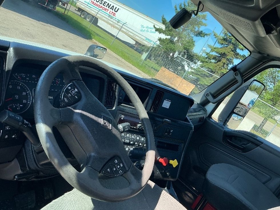 Day Cab Tractor-Heavy Duty Tractors-International-2019-LT625-Edmonton-AB-293,194\n\t\tkm-$ 68,250 - Image 10