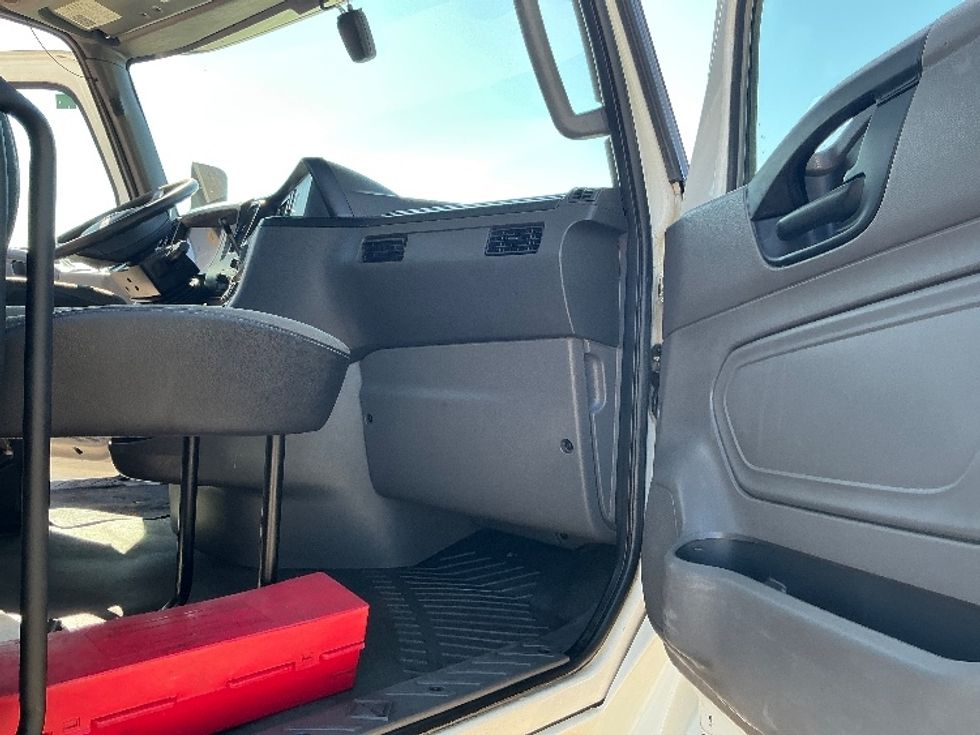 Day Cab Tractor-Heavy Duty Tractors-International-2019-LT625-Edmonton-AB-293,194\n\t\tkm-$ 68,250 - Image 12