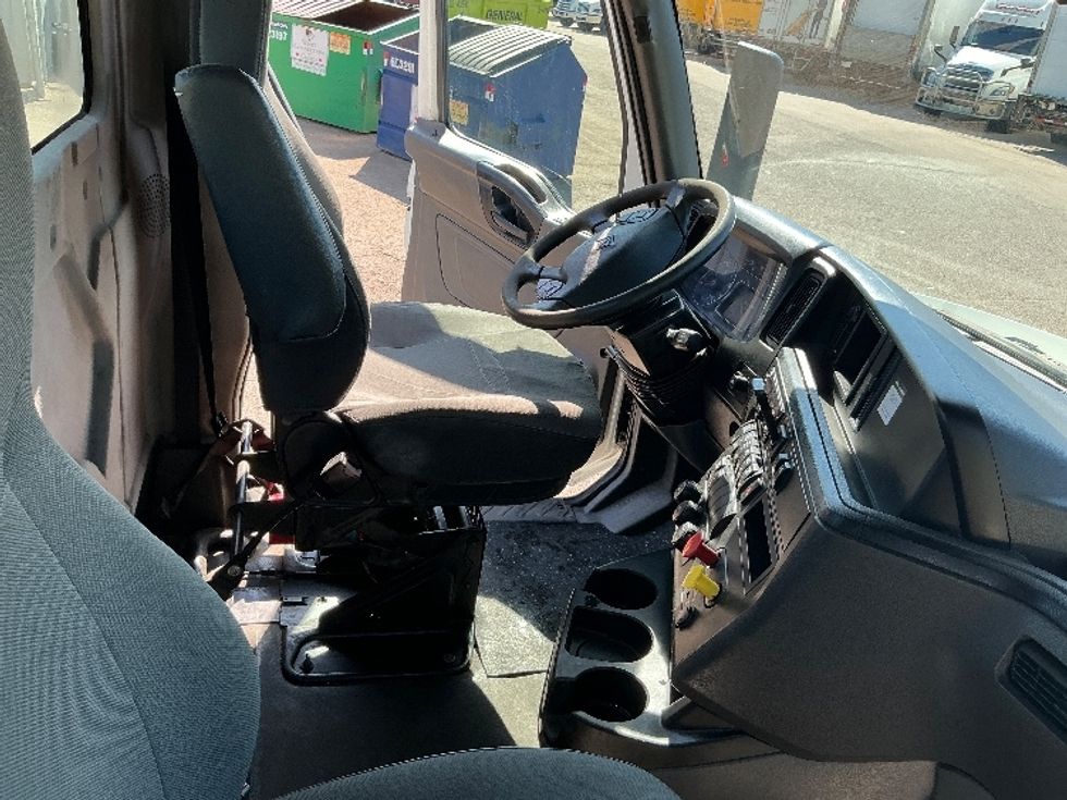 Day Cab Tractor-Heavy Duty Tractors-International-2019-LT625-Edmonton-AB-293,194\n\t\tkm-$ 68,250 - Image 14