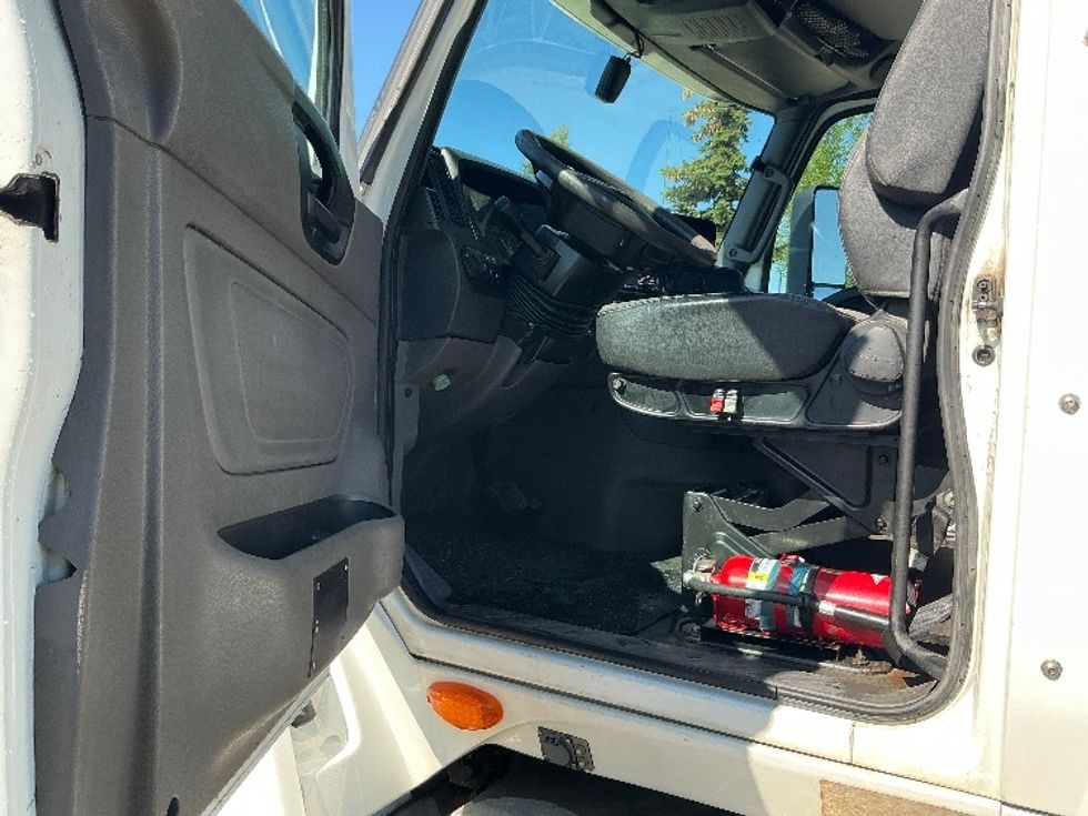 Day Cab Tractor-Heavy Duty Tractors-International-2019-LT625-Edmonton-AB-293,194\n\t\tkm-$ 68,250 - Image 9