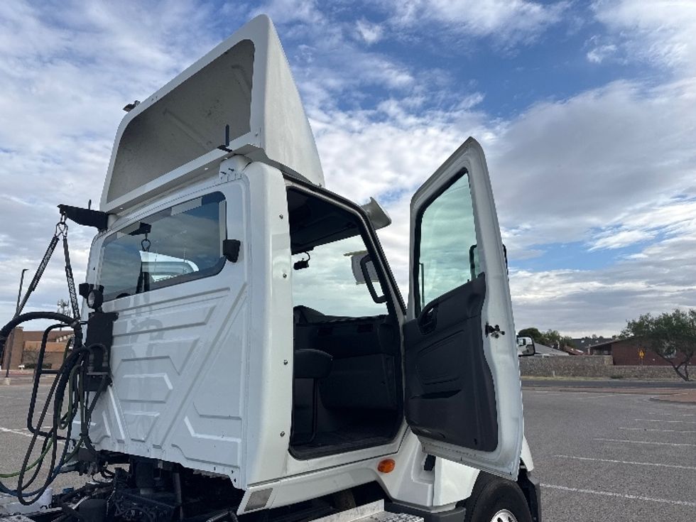 Day Cab Tractor-Heavy Duty Tractors-International-2019-LT625-El Paso-TX-280,803\n\t\tmiles-$ 35,250 - Image 12