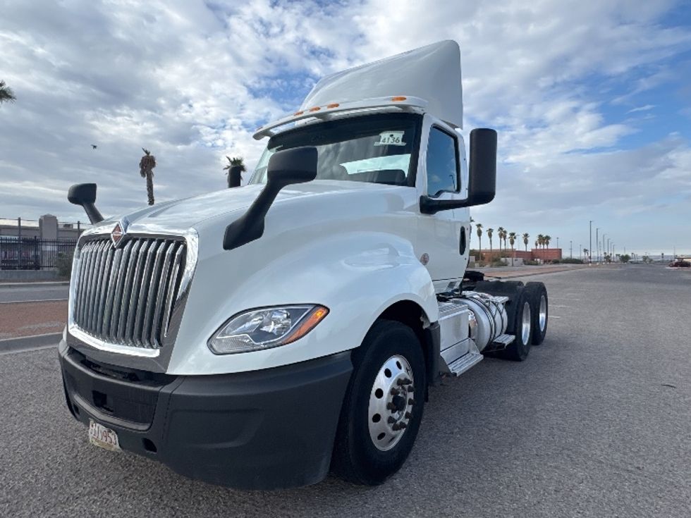 Day Cab Tractor-Heavy Duty Tractors-International-2019-LT625-El Paso-TX-280,803\n\t\tmiles-$ 35,250 - Image 3