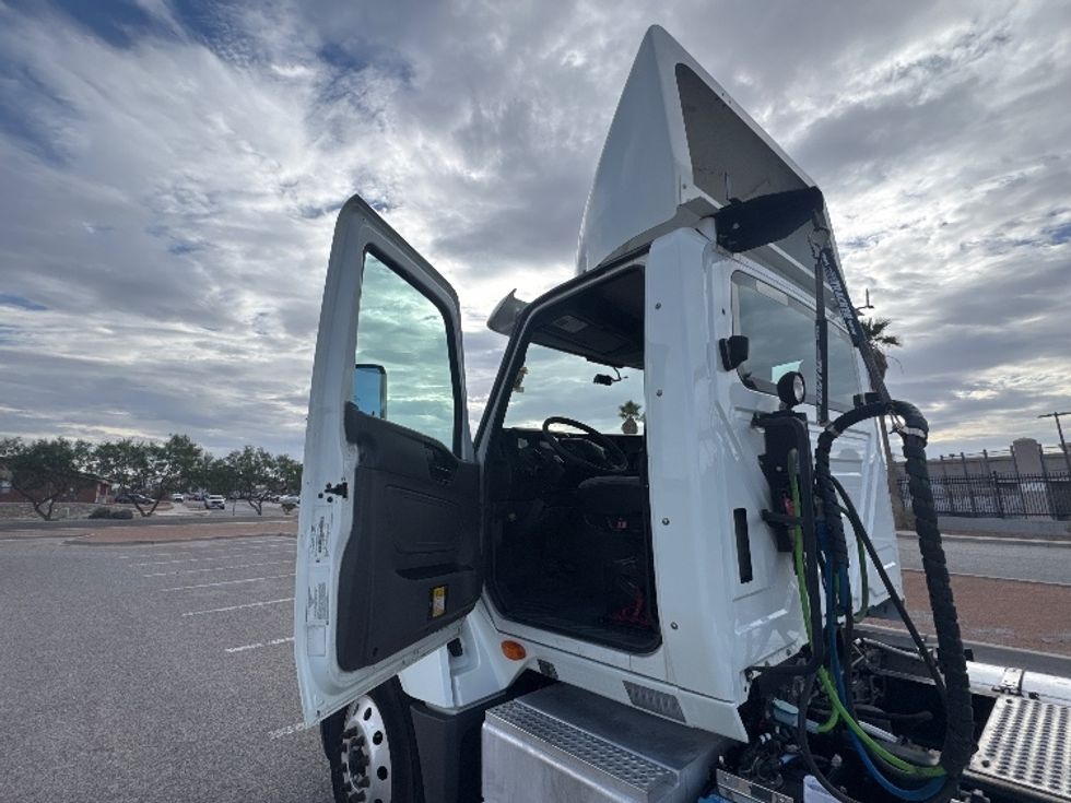 Day Cab Tractor-Heavy Duty Tractors-International-2019-LT625-El Paso-TX-280,803\n\t\tmiles-$ 35,250 - Image 9