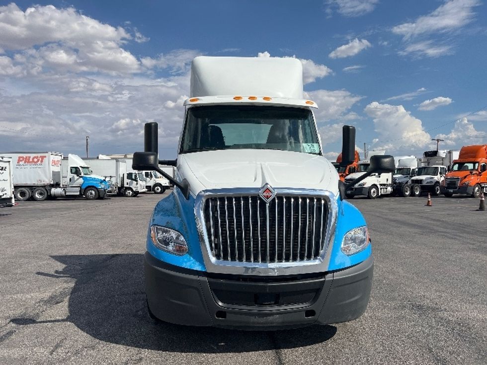 Day Cab Tractor-Heavy Duty Tractors-International-2019-LT625-El Paso-TX-306,485\n\t\tmiles-$ 32,250 - Image 2