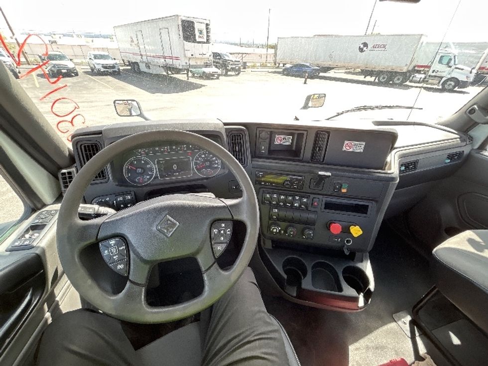 2019 International LT625 LT photo 11