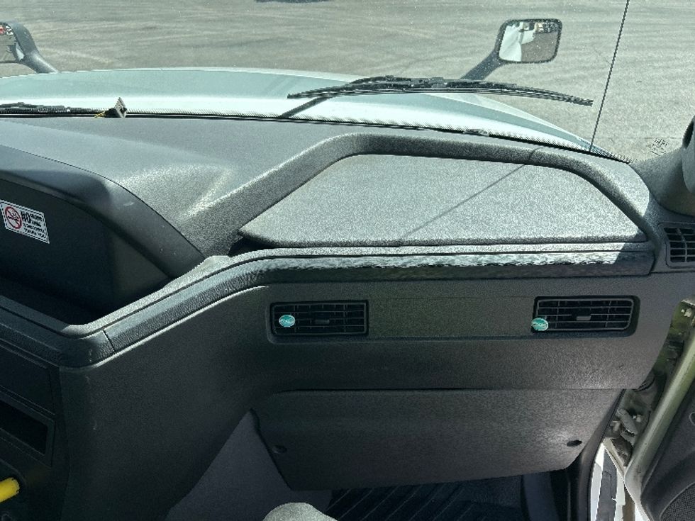 2019 International LT625 LT photo 13
