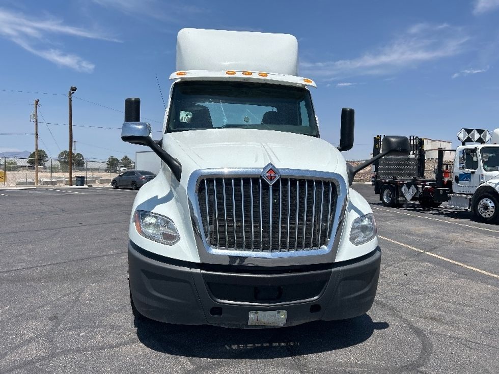 Day Cab Tractor-Heavy Duty Tractors-International-2019-LT625-El Paso-TX-392,282\n\t\tmiles-$ 29,000 - Image 2