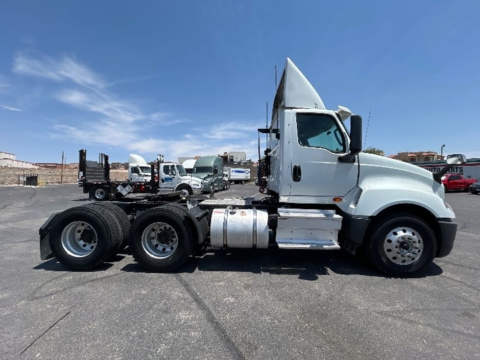 Day Cab Tractor-Heavy Duty Tractors-International-2019-LT625-El Paso-TX-392,282\n\t\tmiles-$ 29,000 - Image 8