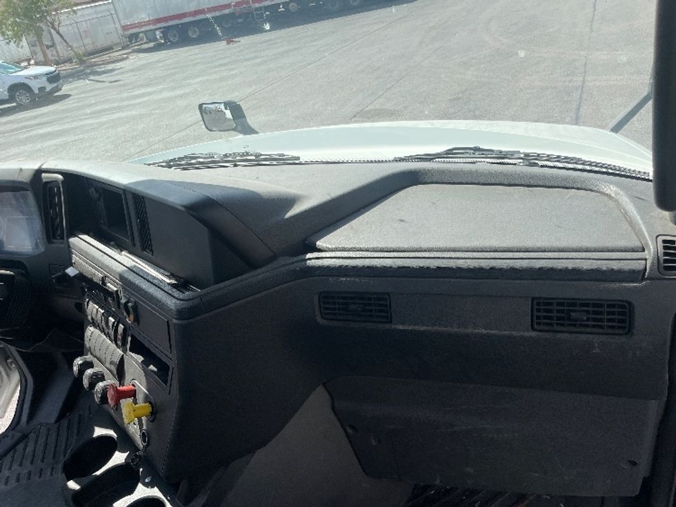 Day Cab Tractor-Heavy Duty Tractors-International-2019-LT625-El Paso-TX-398,840\n\t\tmiles-$ 28,500 - Image 13