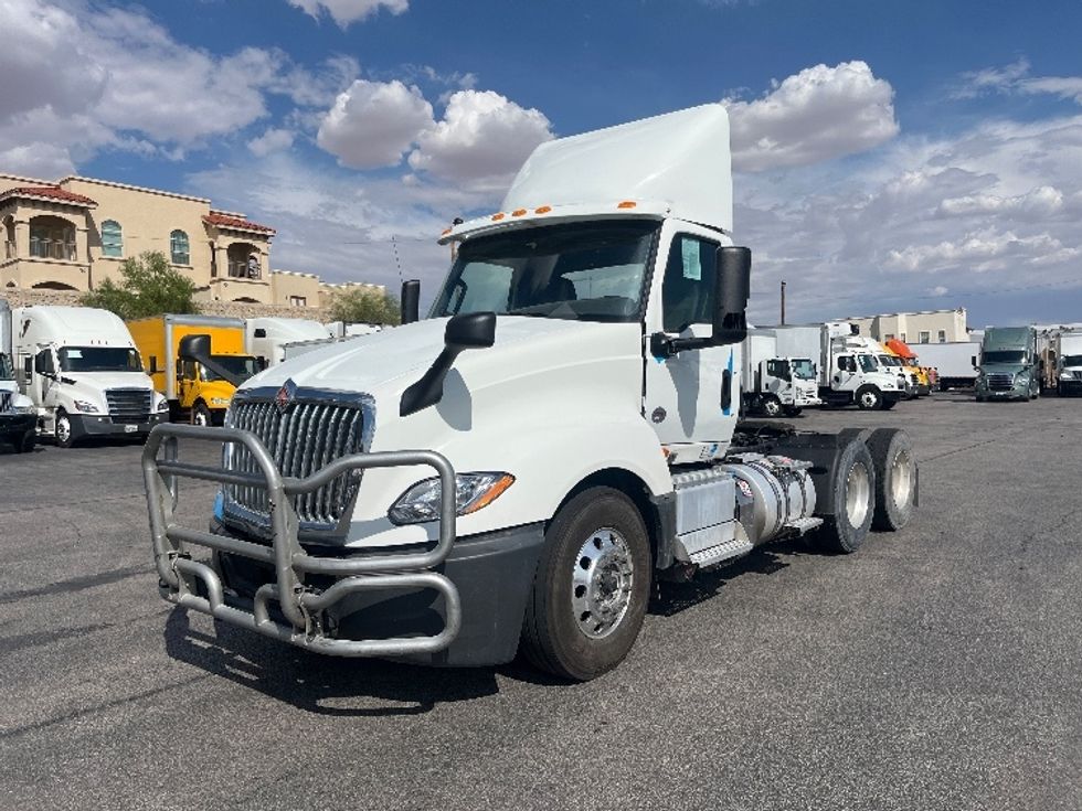 Day Cab Tractor-Heavy Duty Tractors-International-2019-LT625-El Paso-TX-398,840\n\t\tmiles-$ 28,500 - Image 3