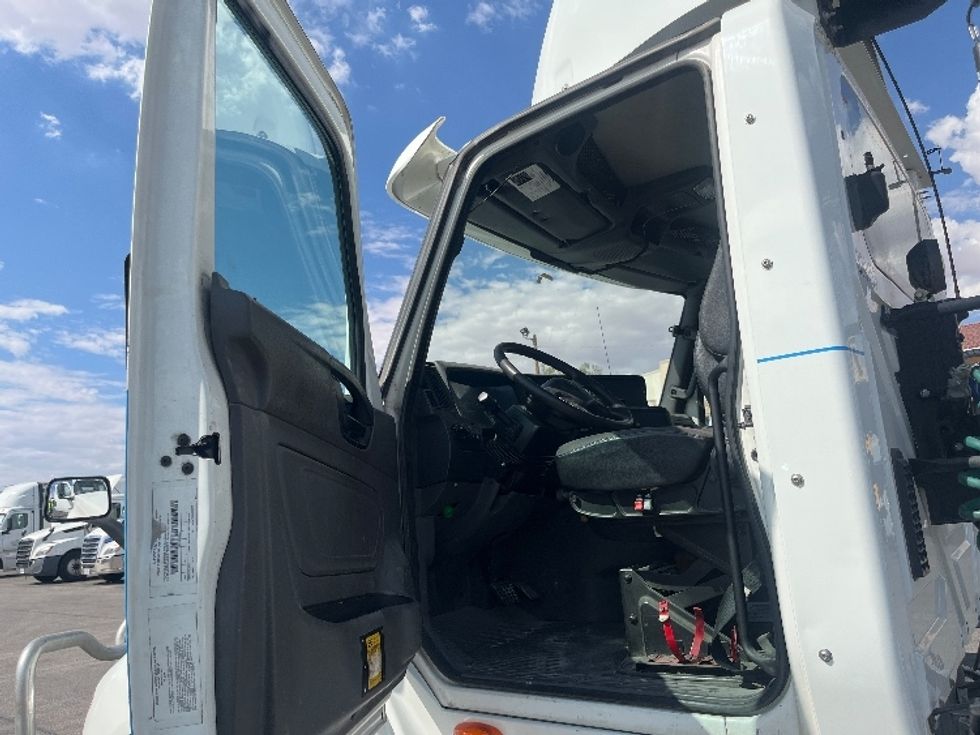 Day Cab Tractor-Heavy Duty Tractors-International-2019-LT625-El Paso-TX-398,840\n\t\tmiles-$ 28,500 - Image 9
