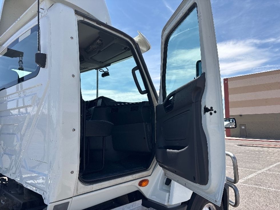 Day Cab Tractor-Heavy Duty Tractors-International-2019-LT625-El Paso-TX-762,747\n\t\tmiles-$ 22,500 - Image 12