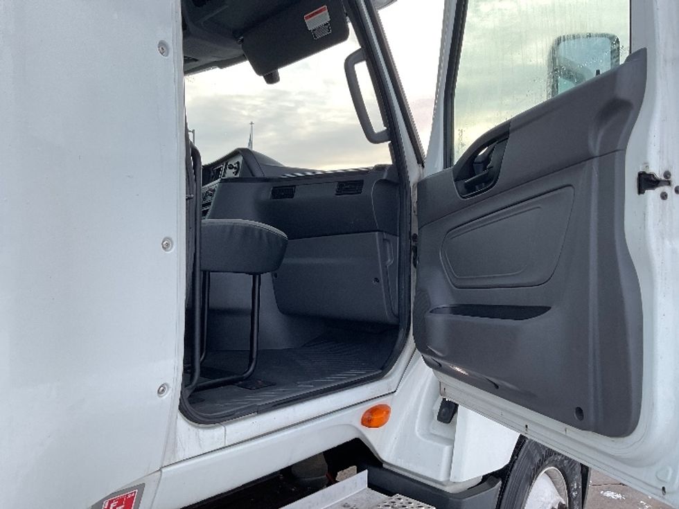 Day Cab Tractor-Heavy Duty Tractors-International-2019-LT625-Elkhart-IN-300,229\n\t\tmiles-$ 33,750 - Image 12