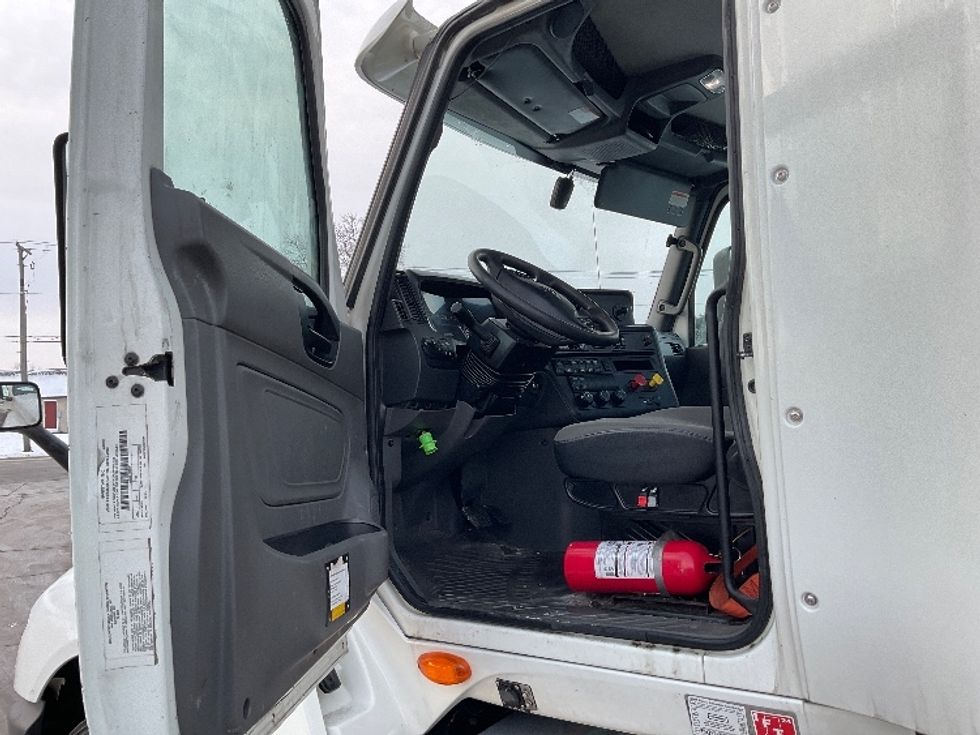 Day Cab Tractor-Heavy Duty Tractors-International-2019-LT625-Elkhart-IN-300,229\n\t\tmiles-$ 33,750 - Image 9
