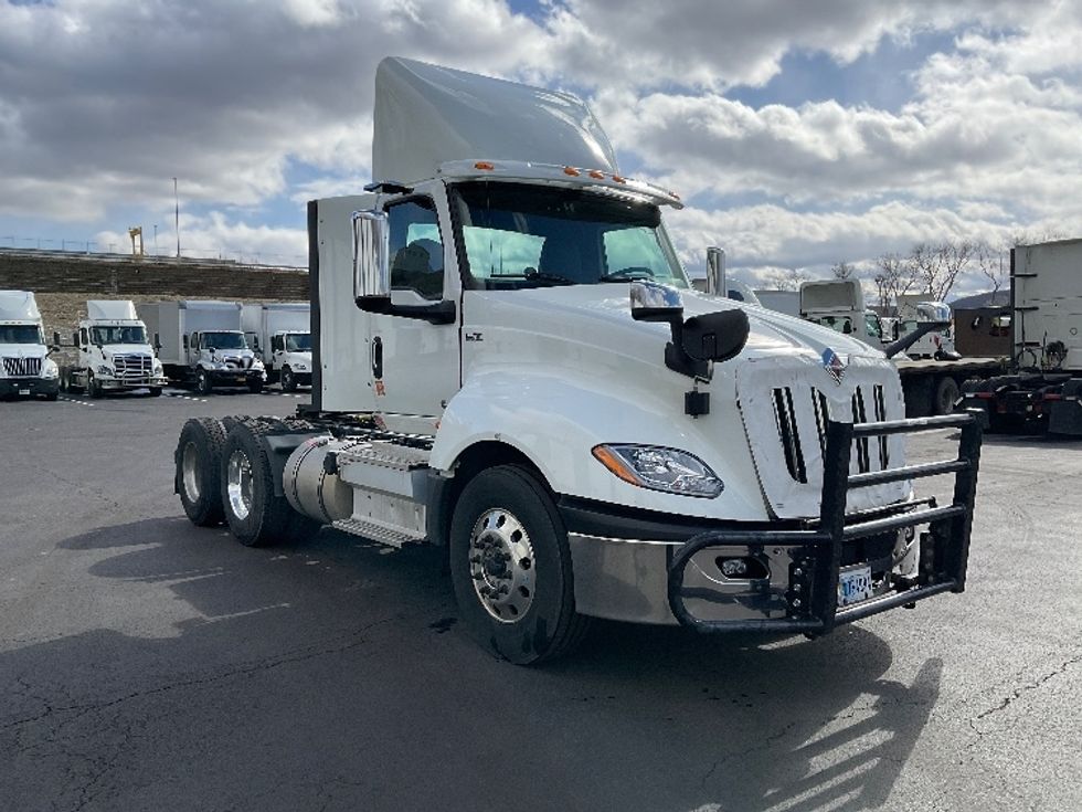 Day Cab Tractor-Heavy Duty Tractors-International-2019-LT625-Elmira-NY-392,533\n\t\tmiles-$ 39,250 - Image 1
