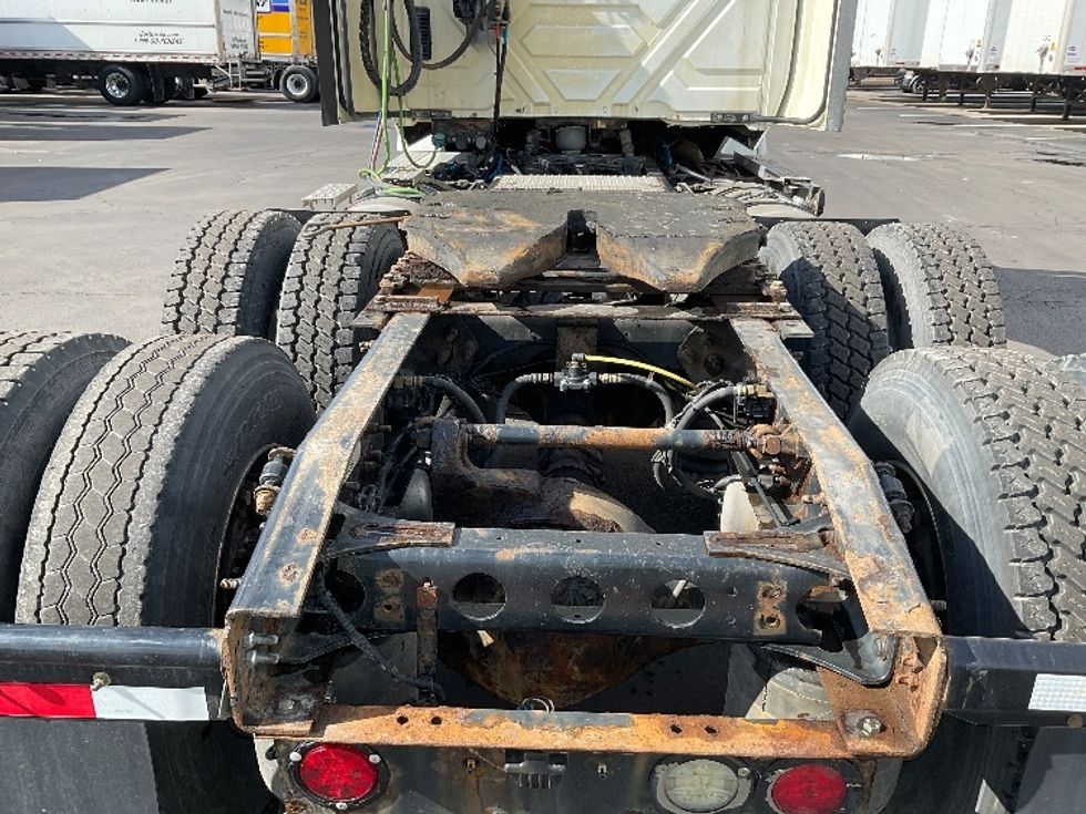 Day Cab Tractor-Heavy Duty Tractors-International-2019-LT625-Elmira-NY-392,533\n\t\tmiles-$ 39,250 - Image 6